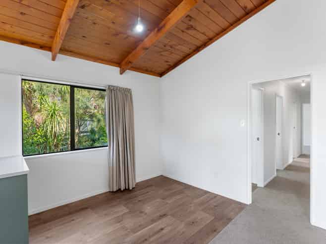 14 Poneke Drive, Waikanae