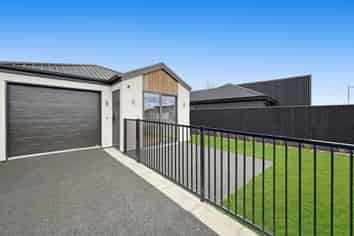 78 River Stone Dr, Halswell