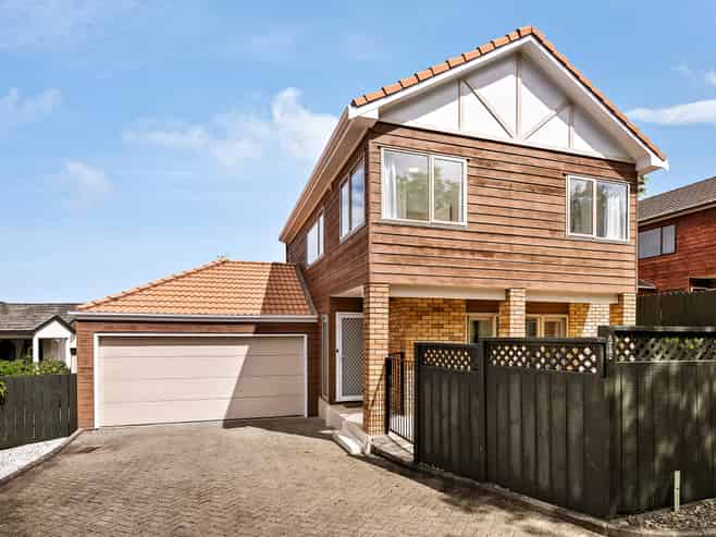 1/205 Abbotts Way, Remuera