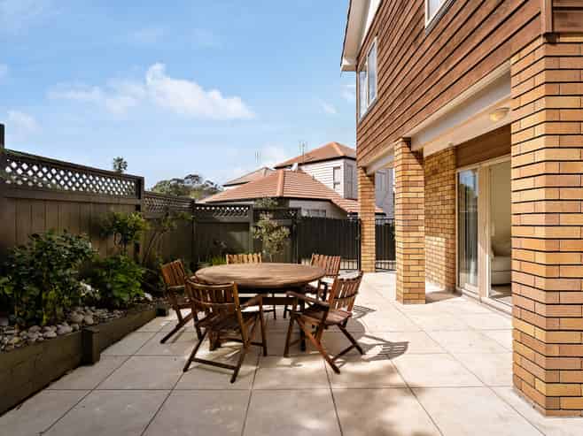 1/205 Abbotts Way, Remuera
