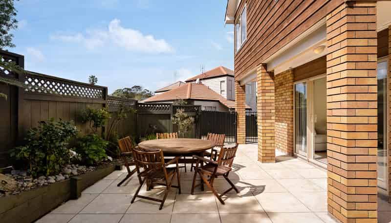 1/205 Abbotts Way, Remuera