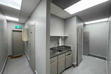 Office/Medical with shower, toilet and parking