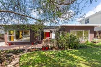 72 Glenvar Road, Torbay