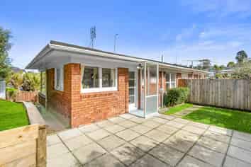2/55 Ayton Drive, Totara Vale