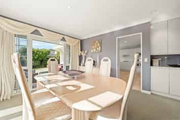 62 Manor Park, Sunnyhills