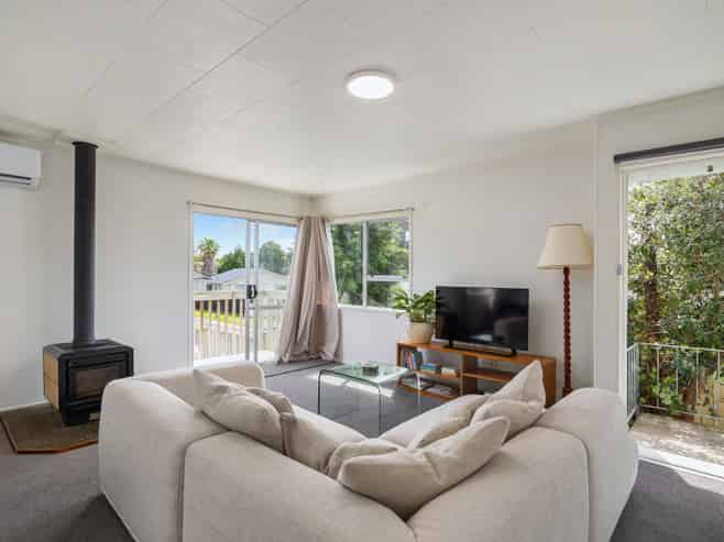 42 Claverdon Drive, Massey