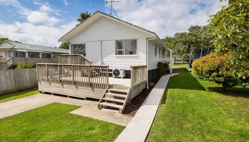 42 Claverdon Drive, Massey