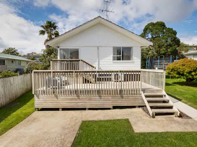 42 Claverdon Drive, Massey