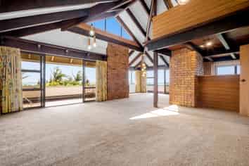 8 Beach Road, Mellons Bay