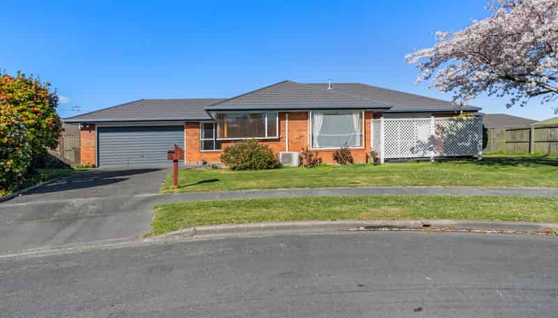 28 Peebles Drive, Hei Hei