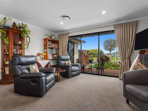 2 Korimako Place, Coastlands
