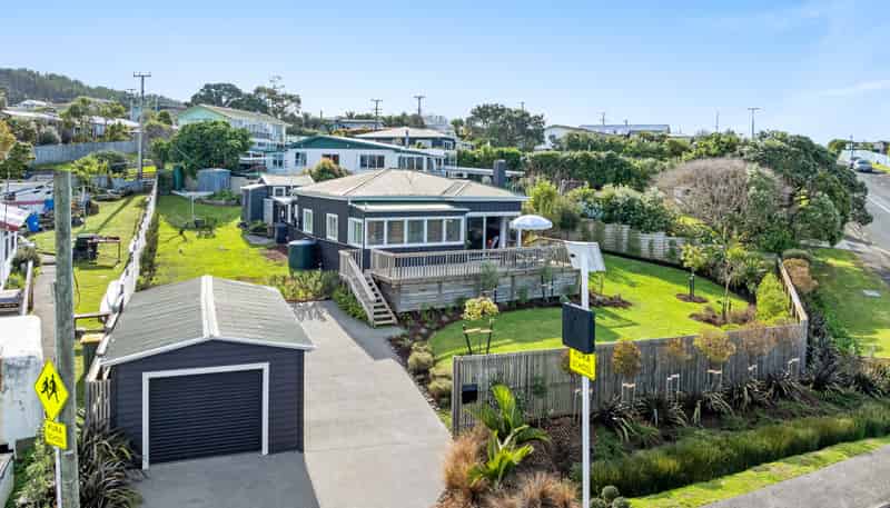 26 Seatoun Avenue, Leigh
