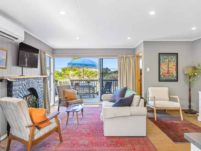 26 Seatoun Avenue, Leigh