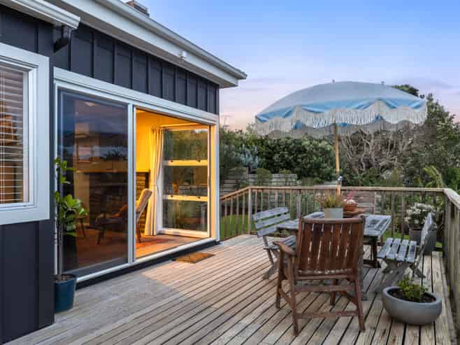 26 Seatoun Avenue, Leigh