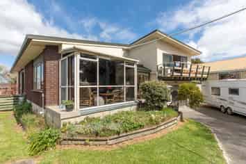 11a Holyrood Terrace, Waipukurau