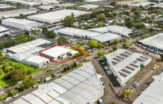 Clear Span Warehouse on Corner Site
