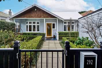 292 The Parade, Island Bay