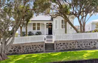 16 Arthur Street, Onehunga