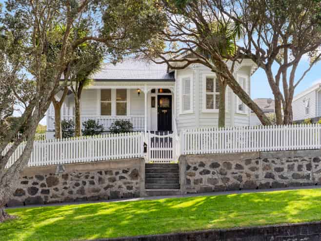 16 Arthur Street, Onehunga