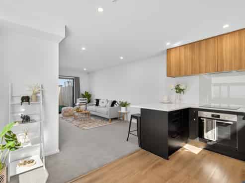 11/15 Bunyan Street, Waltham