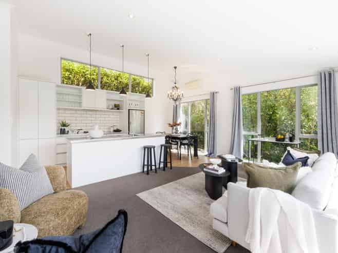 16A Springdale Grove, Fitzherbert