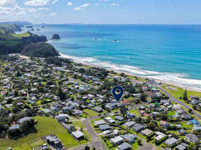10 Dolphin Drive, Whiritoa