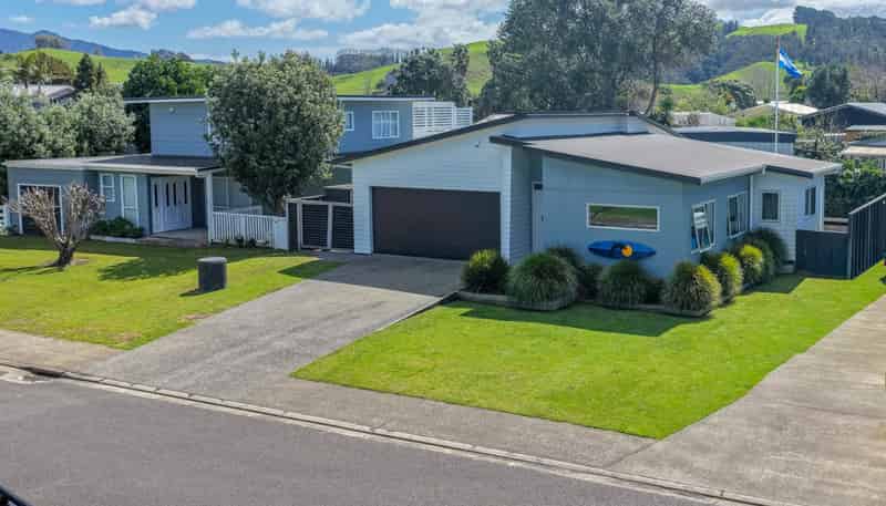 10 Dolphin Drive, Whiritoa