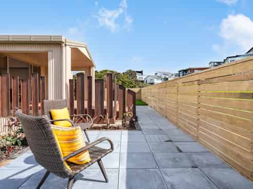 5 Blue Moon Rise, Langs Beach