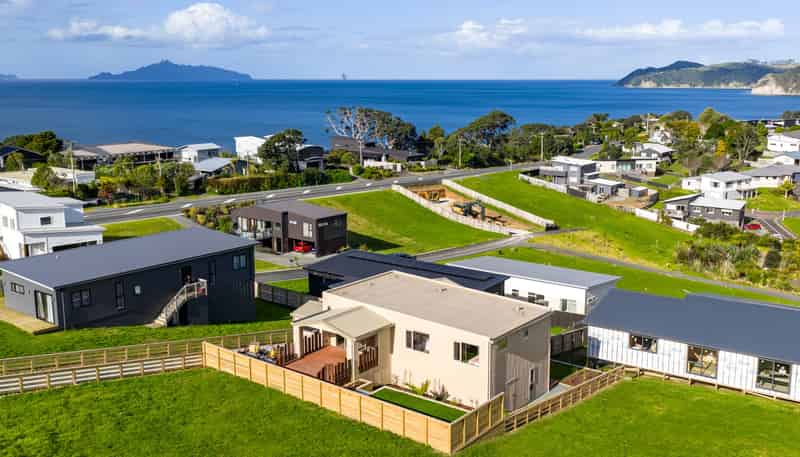 5 Blue Moon Rise, Langs Beach