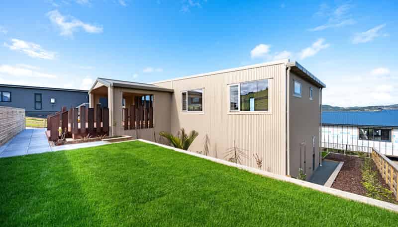 5 Blue Moon Rise, Langs Beach