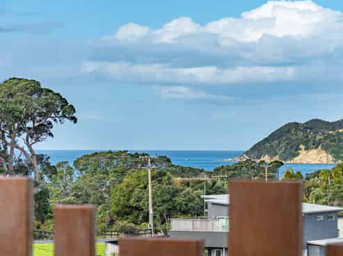 5 Blue Moon Rise, Langs Beach