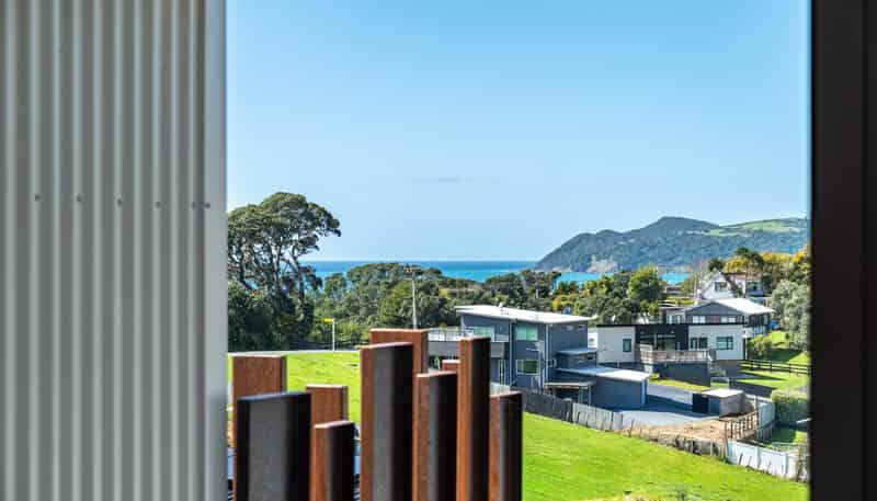 5 Blue Moon Rise, Langs Beach