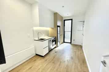 65A (Downs/11 Jessie Street, Wellington Central