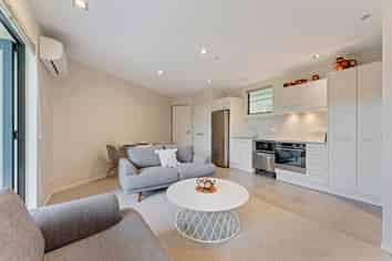 B104/525 East Coast Road, Browns Bay