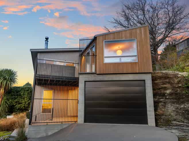 240 Peninsula Road, Kelvin Heights