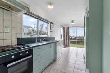 25 Matthews Road, Flat Bush