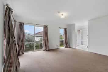 25 Matthews Road, Flat Bush