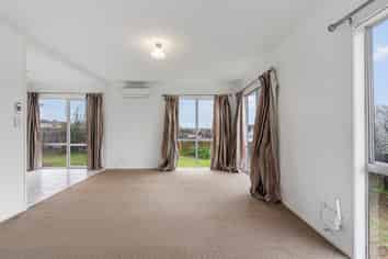 25 Matthews Road, Flat Bush