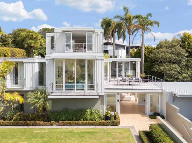 10 Fern Glen Road North, St Heliers