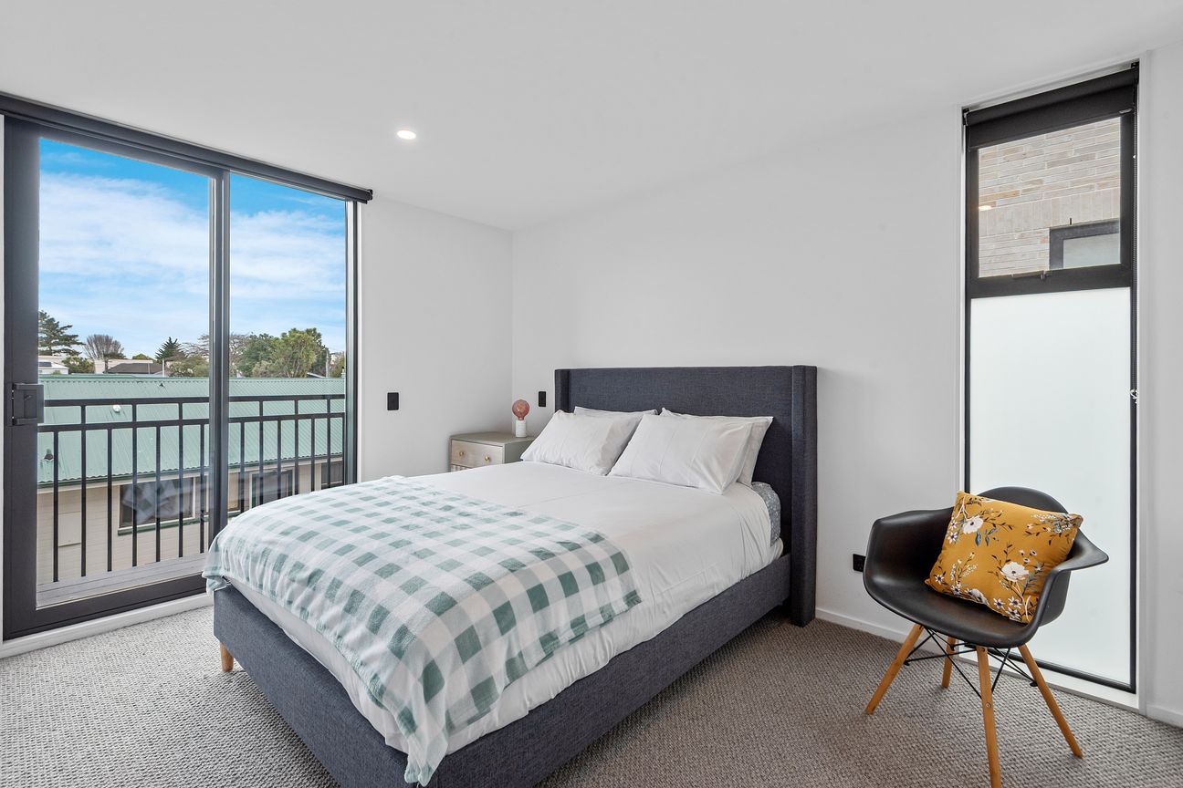 Owner relocating - your chance to secure this home - Więcej