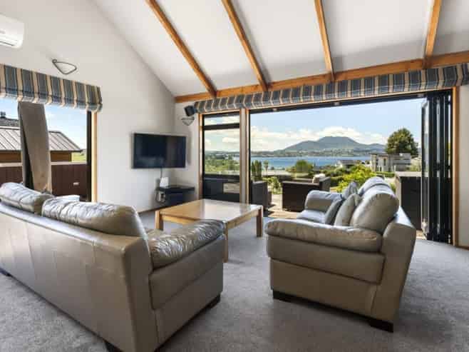 1/11 Krissell Place, Acacia Bay