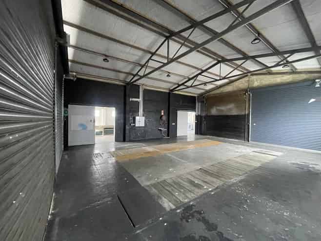 Central Tokoroa Warehouse, Workshop and Office
