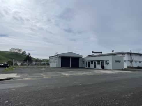 Central Tokoroa Warehouse, Workshop and Office