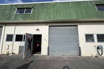 Compact Warehouse with Mezzanine