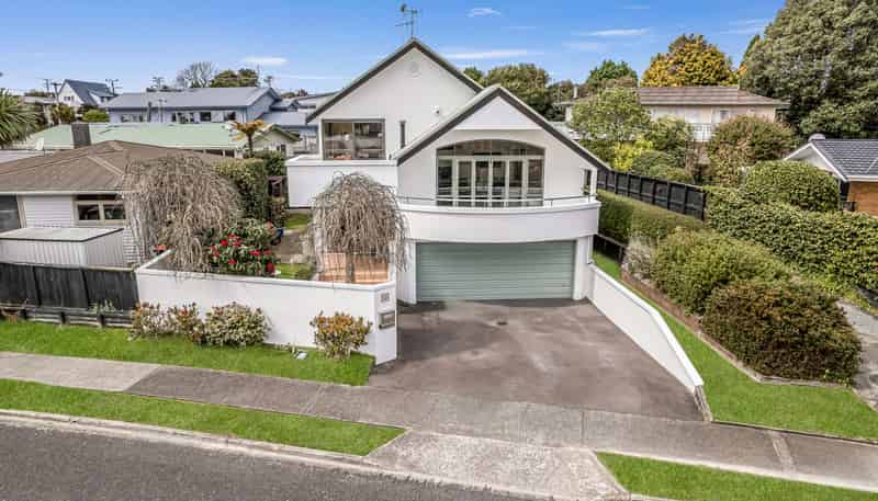 2 Mahoe Street, Matua