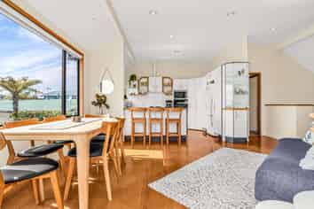 2 Mahoe Street, Matua