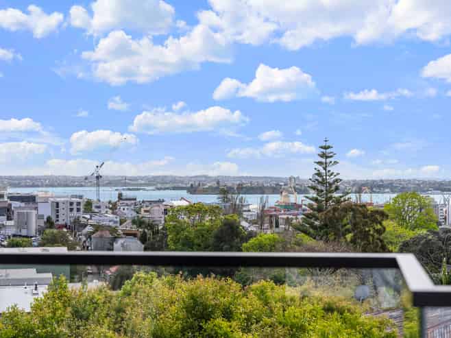 4/10 St Georges Bay Road, Parnell