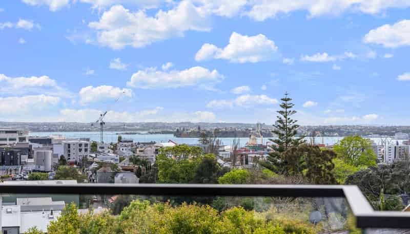 4/10 St Georges Bay Road, Parnell