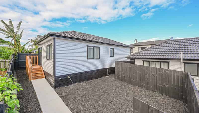 18B Lochinver Road, Papatoetoe