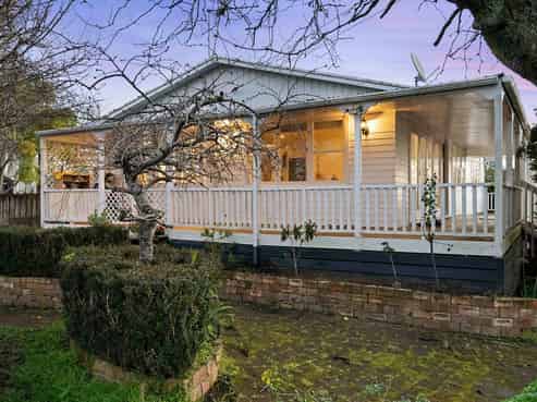 2A Waller Avenue, Bucklands Beach